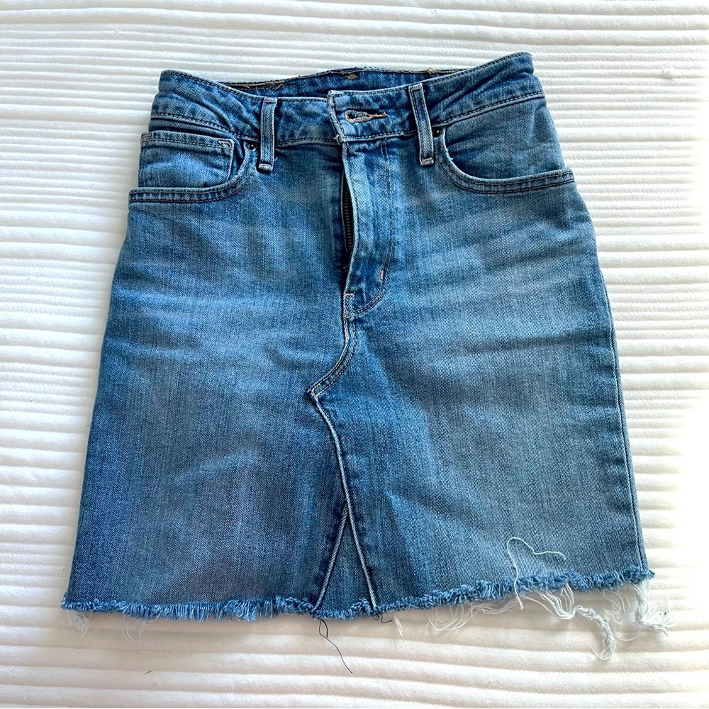 Levis High Waisted Women’s Denim Mini Skirt